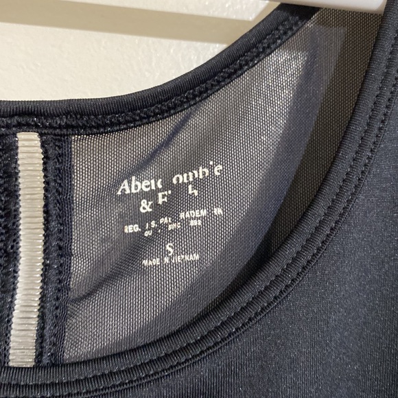 Abercrombie athletic shirt top - Picture 2 of 3